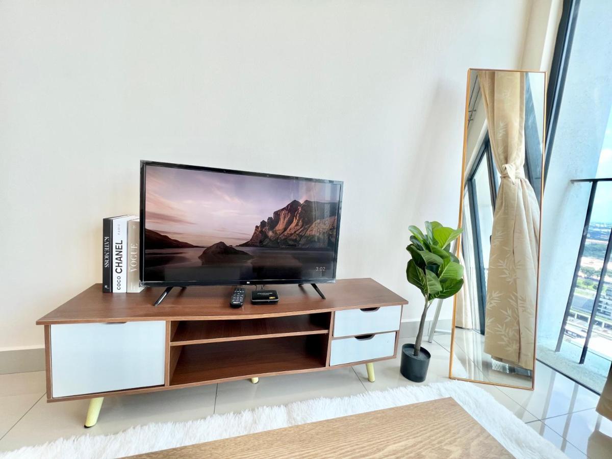 A 1-4 Pax Cozy Studio Tv Box Pool 100Mps Wifi 3 Bed Trefoil Setia Alam Exterior foto