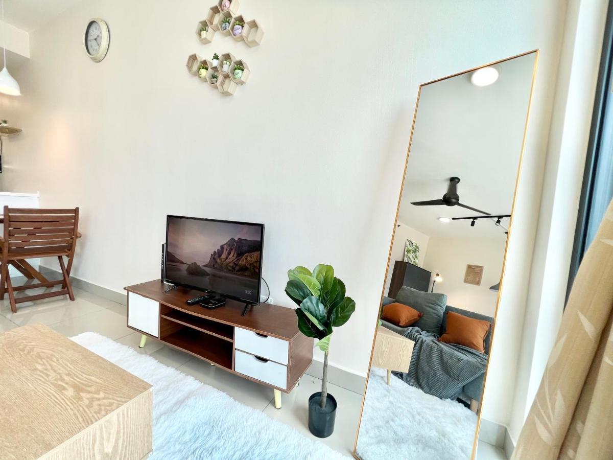 A 1-4 Pax Cozy Studio Tv Box Pool 100Mps Wifi 3 Bed Trefoil Setia Alam Exterior foto